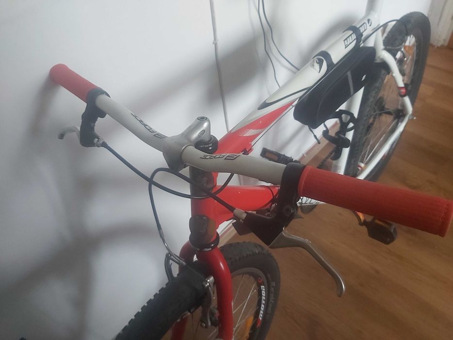 Bicicleta Giant Yukon (single speed) foarte usoara cadru aluminiu 10KG