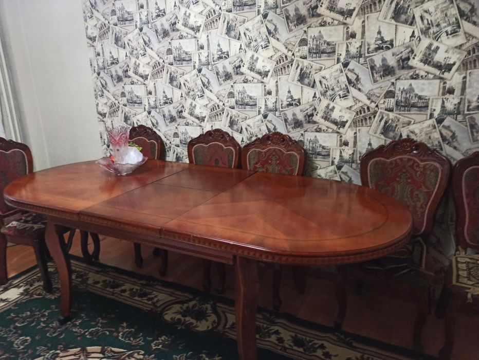 Раскладной стол в гостинную