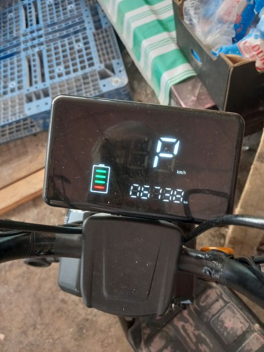 Elektroskuter tesla