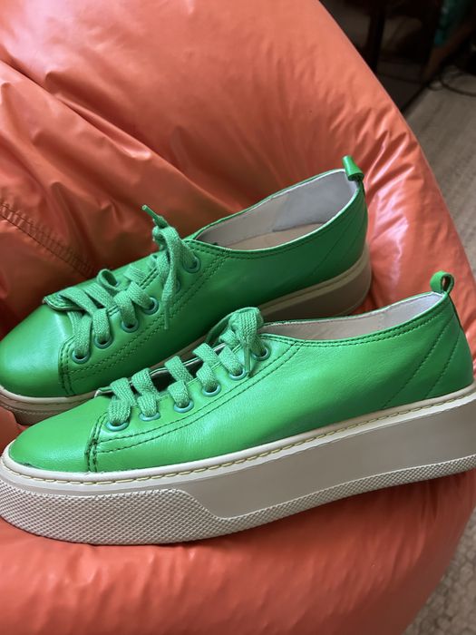 Сникърси Габина 37 номер ест.кожа -Love Moschino38 номер