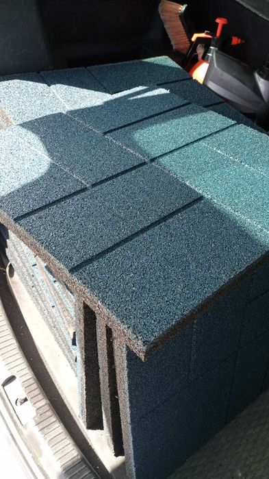 Продам резиновую плитку 50×50×3см