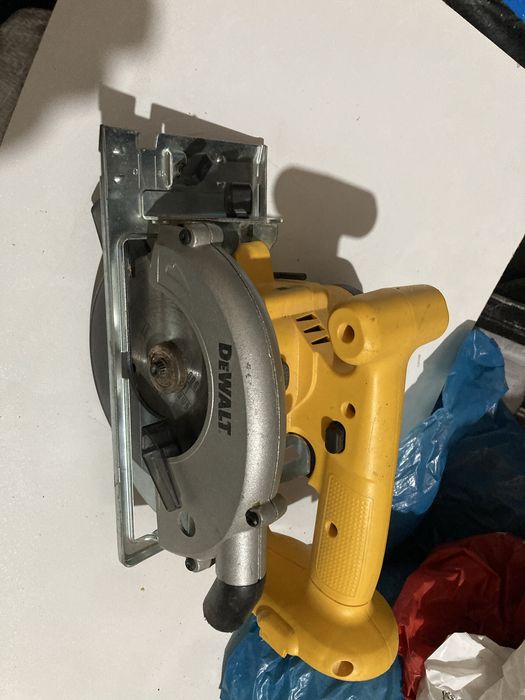 Fierastrau Circular Dewalt 18v DW 936 Doar Corp