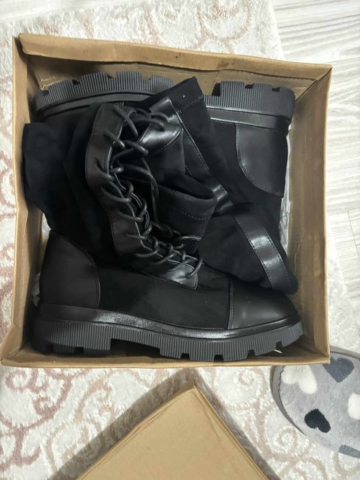 Оригинални Дамски боти