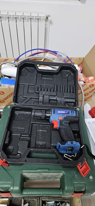 Vând Maşină de găurit cu acumulator 18V, Li-ION