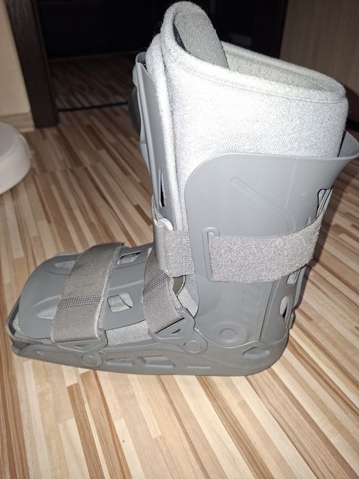 Ортопедичен ботуш