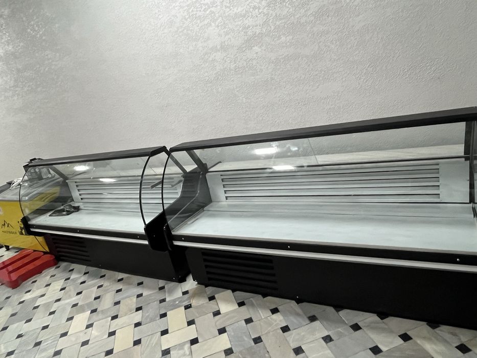 Новый витриный холодильники