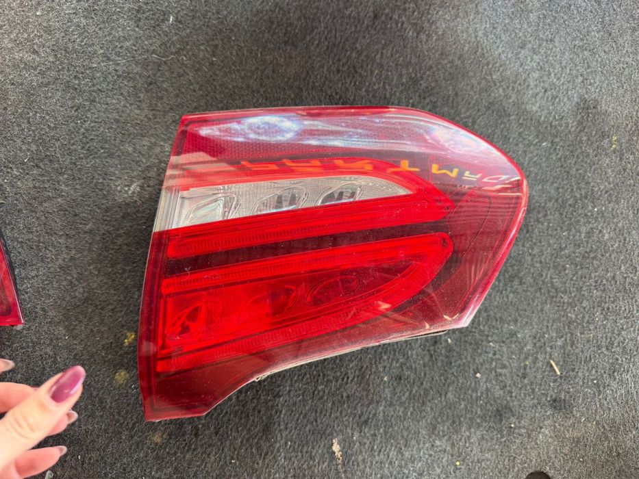 Вътрешни и външни стопове Mercedes AMG W205 комби