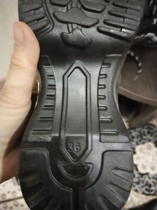 Продам крассовки турецкий