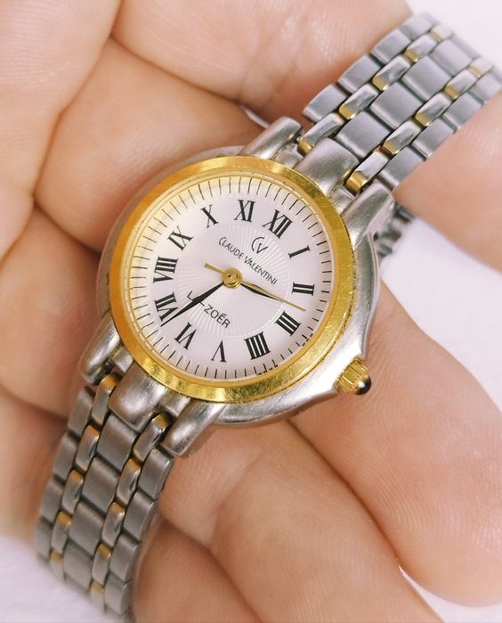 Ceas de damă Claude Valentini cu cuarț, din oțel inoxidabil.