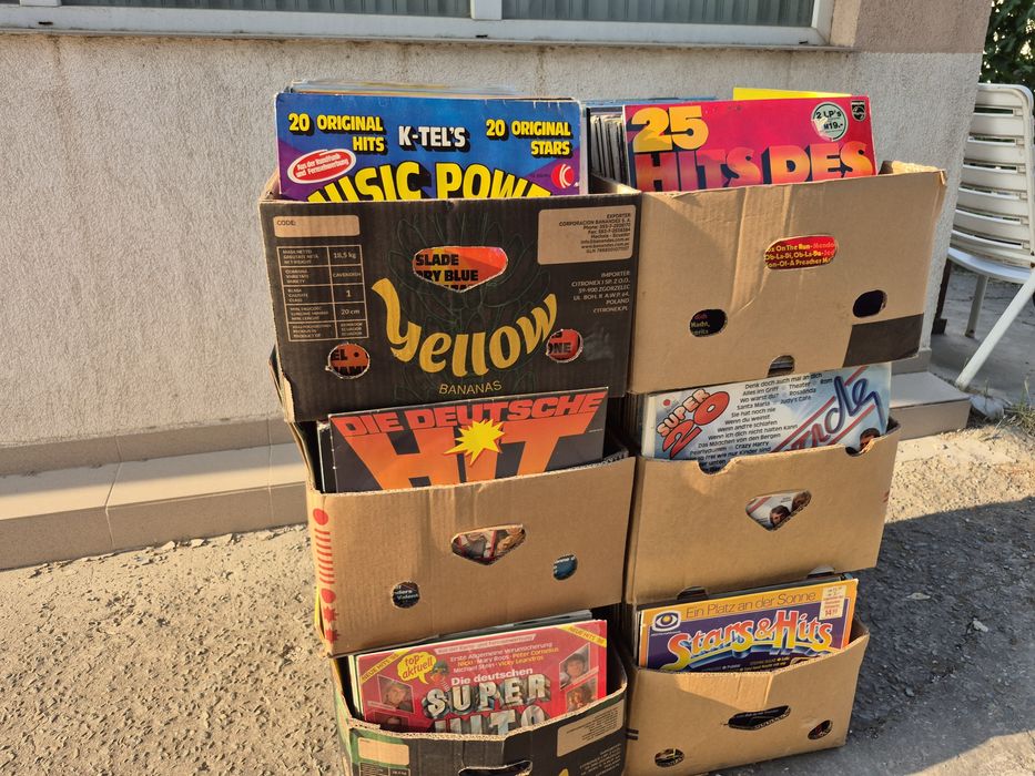 Vând Lot 100lp Discuri Vinil colectie muzica usoara straina mixta pentru pick-up