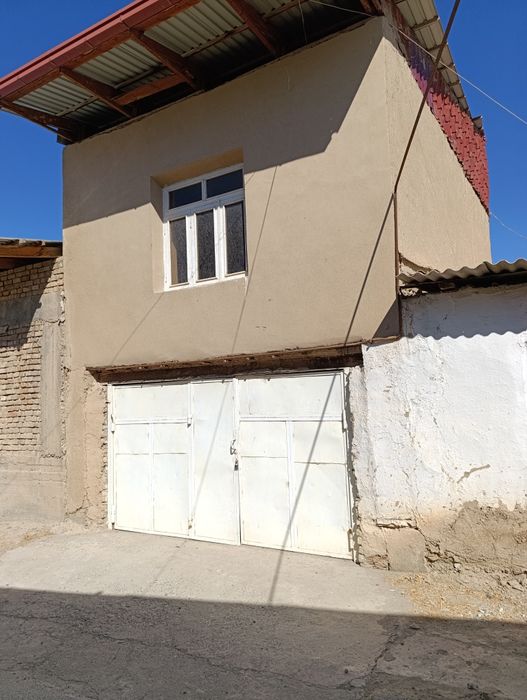 Каттакургон ш Алишер Навоий 191 уй срочно сотилади гараж описанияни ук