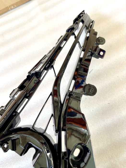 Решетка радиатора (верхняя) Camry 75 Камри 75