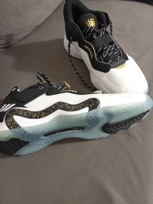 Adidași Adidas  Noi