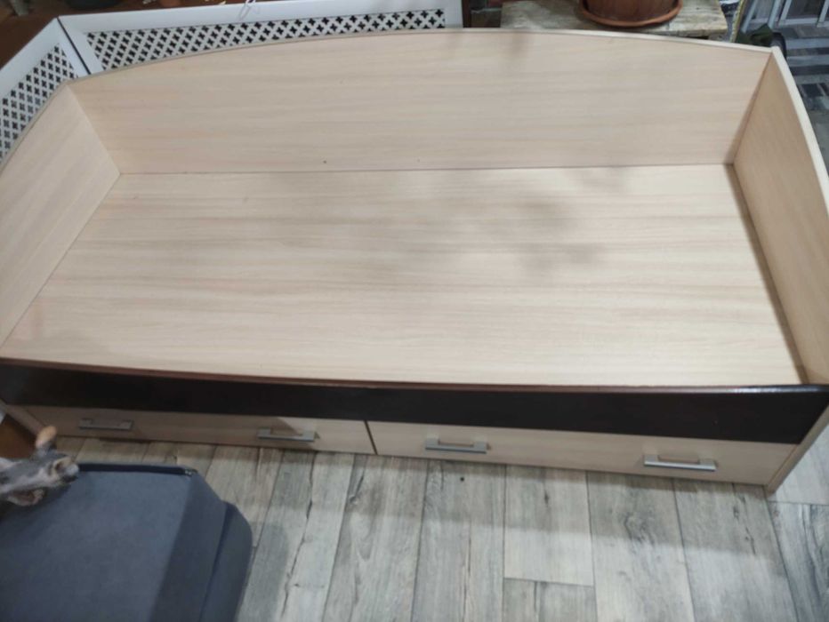 Кровати 2 шт подростковые.