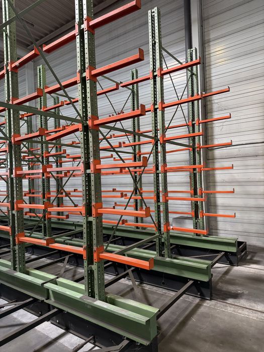 Rafturii metalice pentru profile “cantilever “