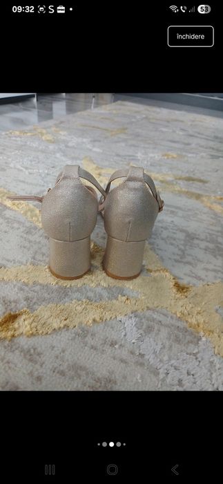 Vând sandale de damă