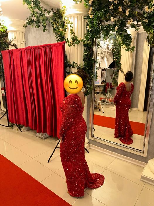 Rochie realizata la comanda manual