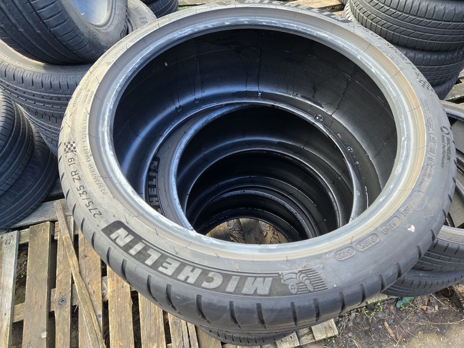 285 30 20 и 275 35 19 Michelin летни.