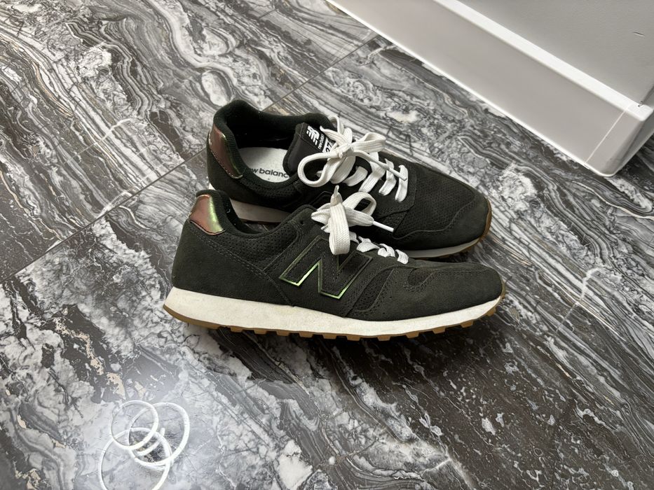 New balance 373