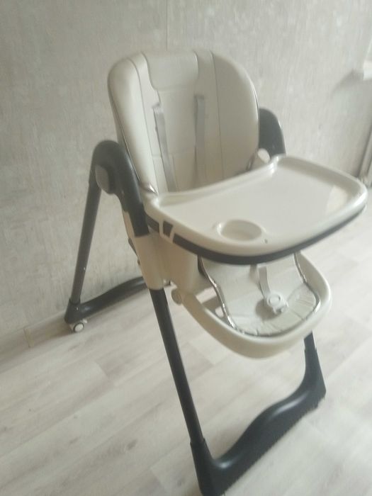 Детский обеденный стул белый