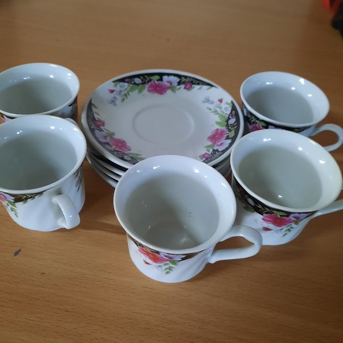 5 cesti cu farfurioare + o cana gradata cadou!