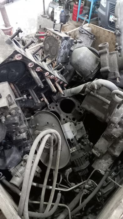 Продам запчасти на двигатель камаз .