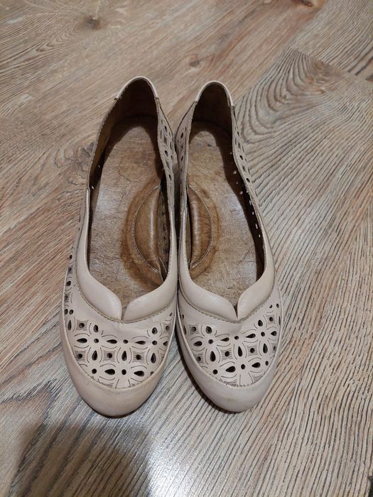 Дамски балеринки,обувки 39 номер,нисък ток,естествена кожа