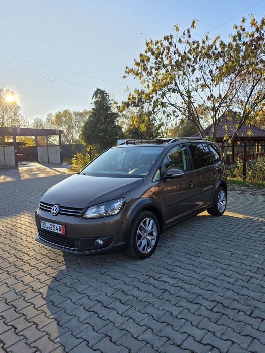 VW Touran Cross 2.0 tdi Pano/Led/ParkAssist/7locuri An 2015 Vw Touran