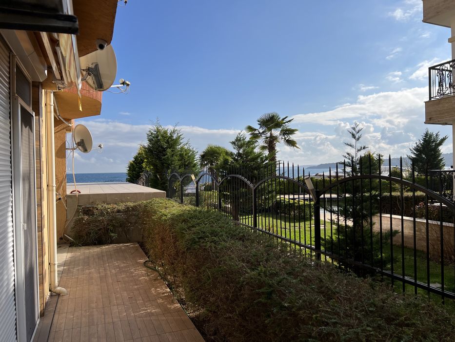 Студио в  Созопол,плаж Каваци, първа линия!