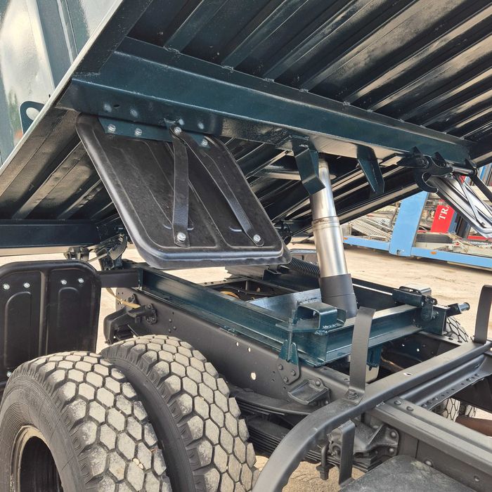 Зил-коротыш самосвал