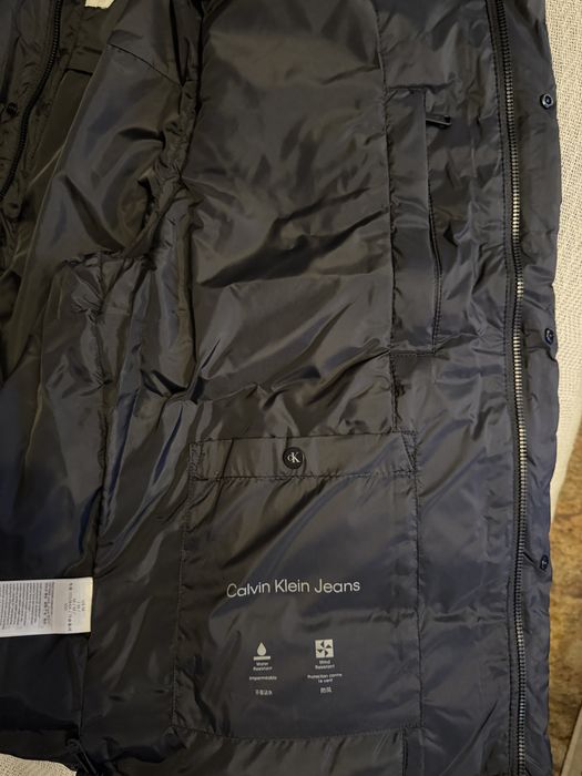 Vesta cu puf Calvin Klein noua originala