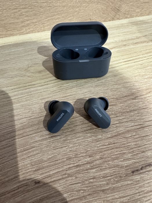 Casti audio in ear cu ANC