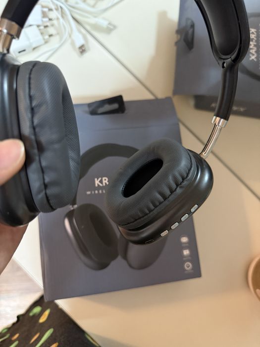 Продам блютуз наушники