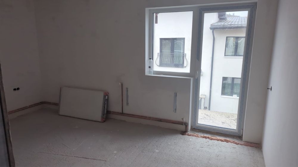 Casa tip duplex - locuinta cu 5 camere - semifinisat