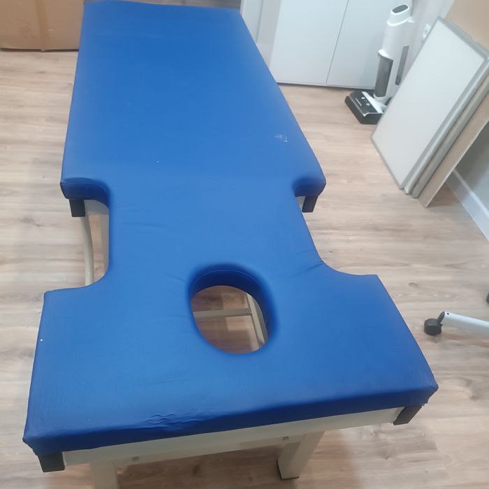 Продам кушетку массажную
