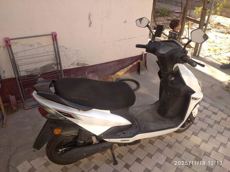 Elektr Skuter sotiladi