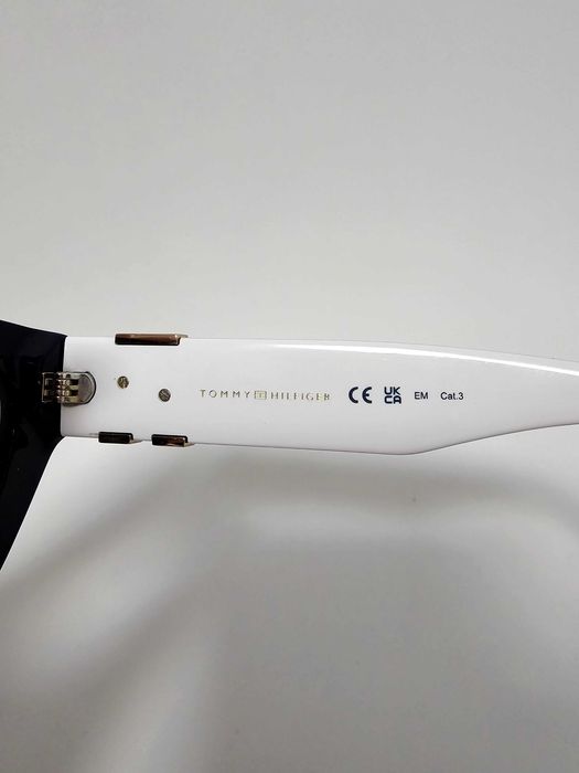 Слънчеви очила Tommy Hilfiger