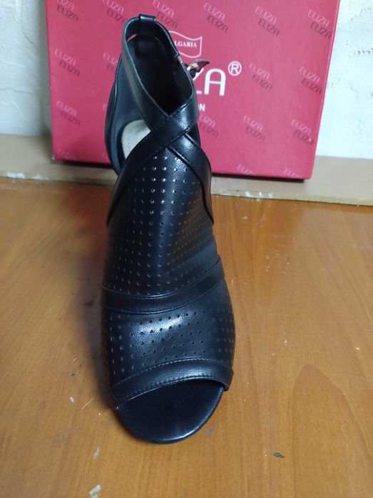 Черни дамски сандали