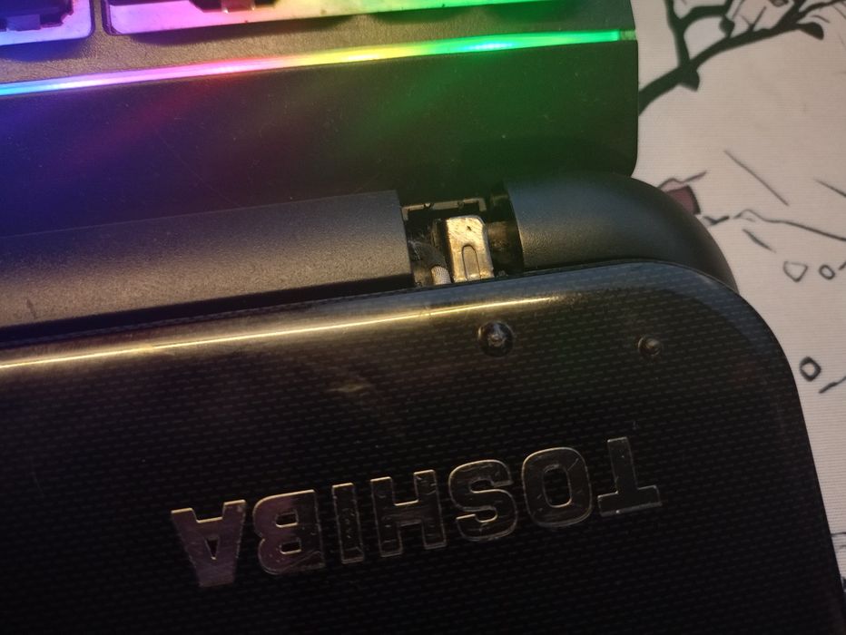 Продам ноутбук Toshiba Satellite L50D-B