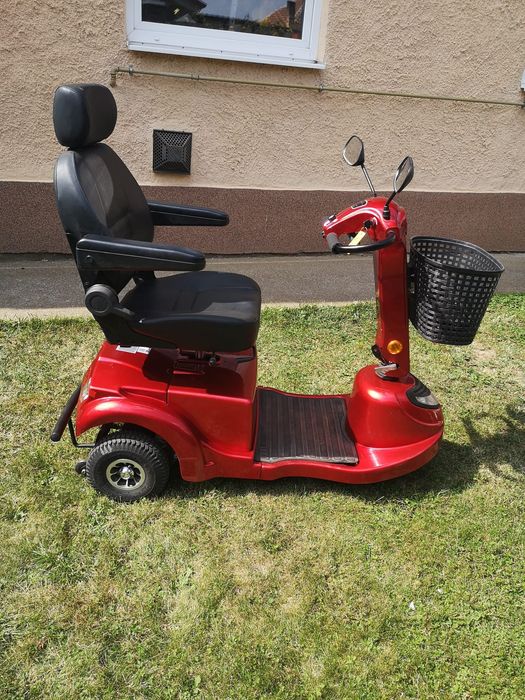 Carucior electric pt persoane cu dizabilitati. Elektra 7000,