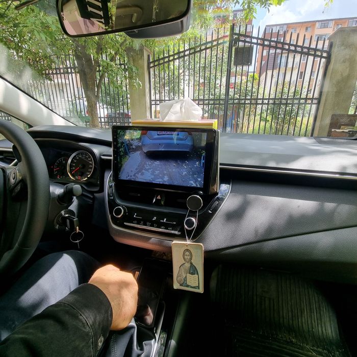 Navigatie android Toyota Corolla Waze YouTube GPS BT USB