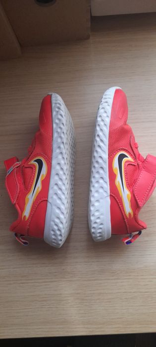 Страхотен nike 26 номер