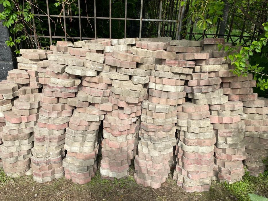 Брусчатки в хорошем состоянии