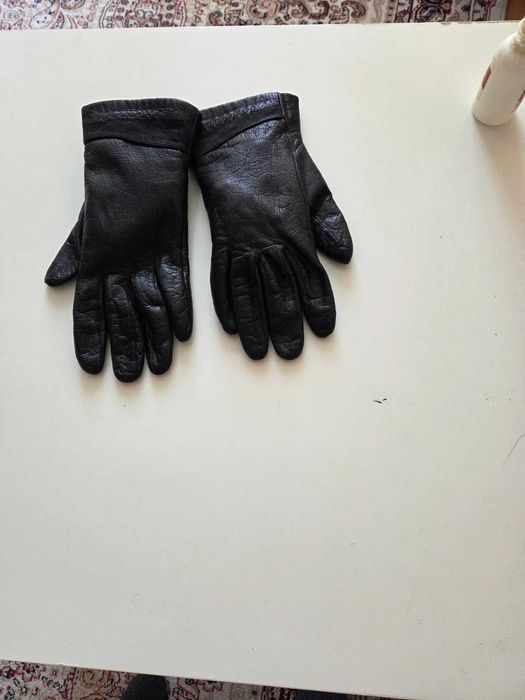 Продам женские кожаные перчатки