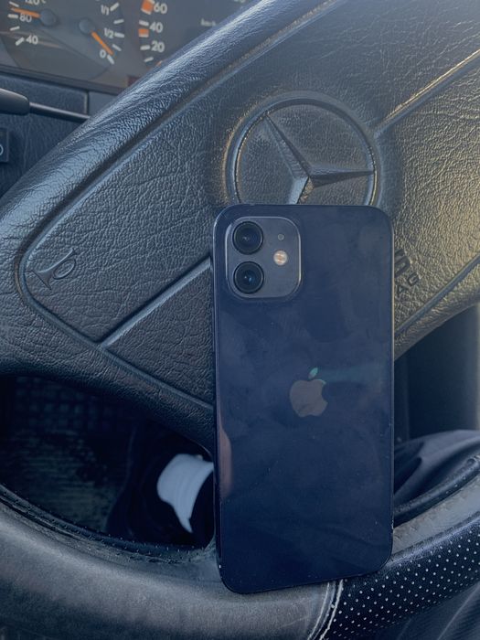 Продается 12 айфон