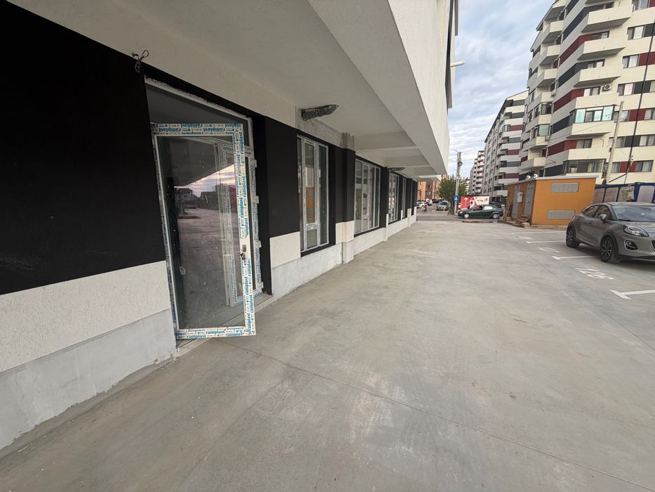 Închiriez spațiu comercial