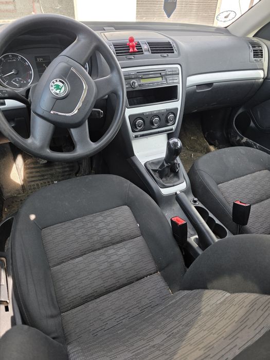 Dezmembrez skoda octavia 2 facelift 1.6 cayc 2.0 cbbb 2.0 cffb 2.0 bkd