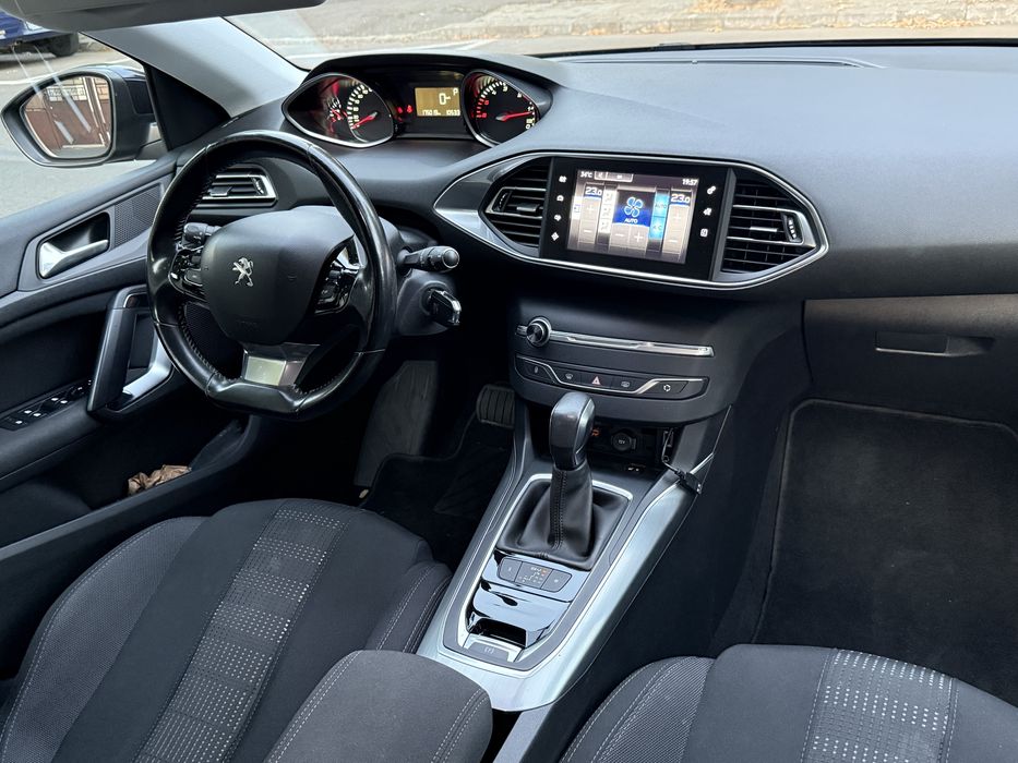 Peugeot 308 2017 2.0 l diesel 150 cp euro 6 automat Led navi camera marsalier jante 17’ km absolut reali dovediti cu factur carte de service completa