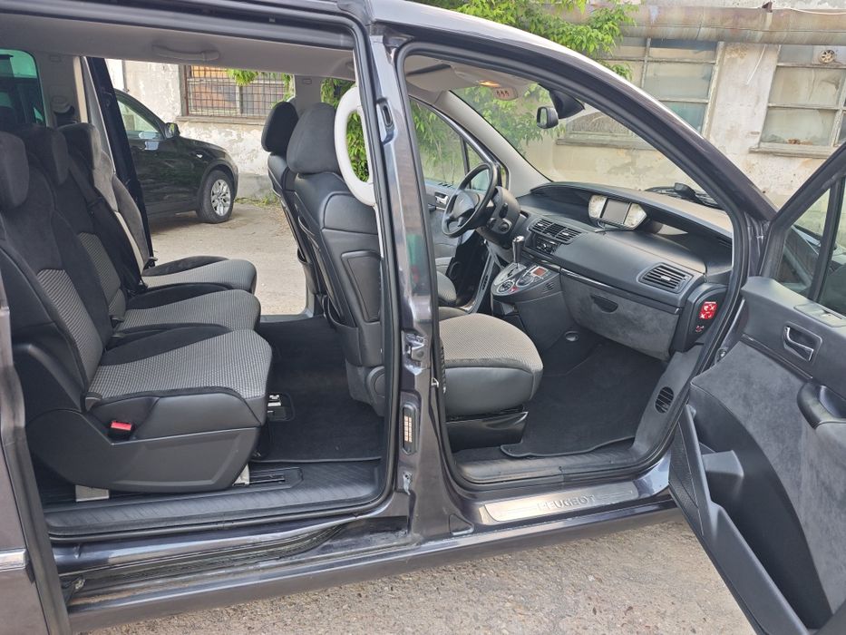 Peugeot 807 Premium 2.0hdi 163cp automat/dublu climatronic/xenon/navi/scaune încălzite/PDC fata spate/7 locuri/roti iarna vara aliaj/carte service