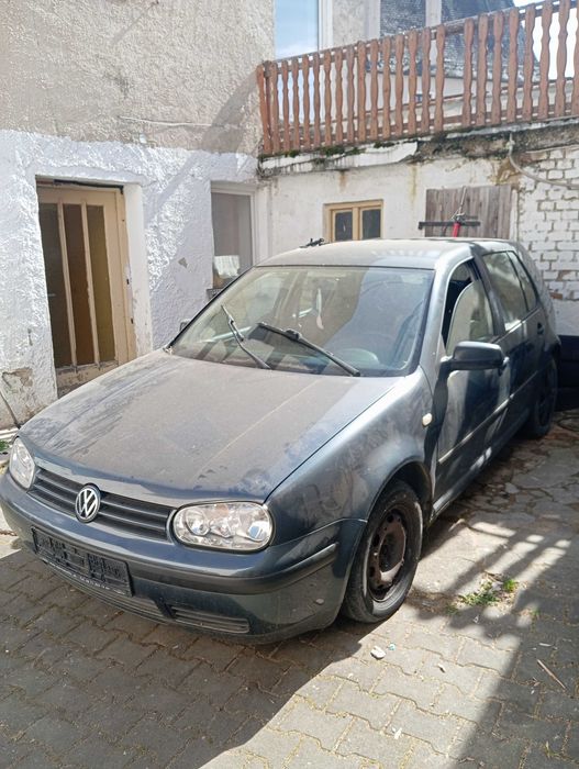 Автомобил Голф 4 1,4 16v